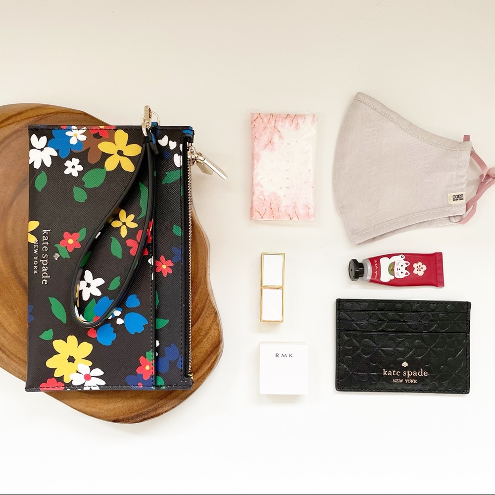 Kate Spade wristlet - Picture 9 of 10